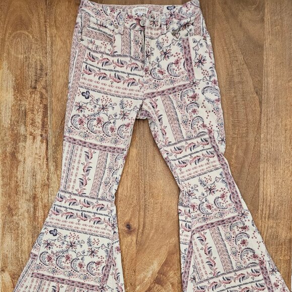 Shyanne Bell Bottom Jeans Womens 29x32 Floral Paisley Country Wear Pants - Picture 2 of 9